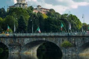 Paesaggio centro Ponte del 25 Aprile a Torino