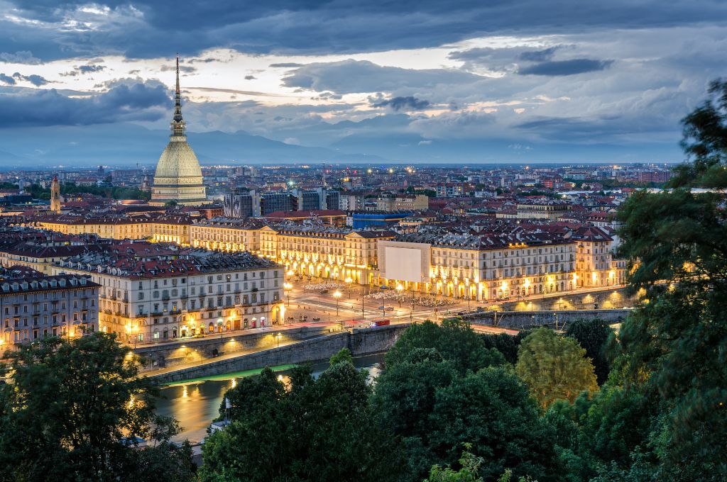 Paesaggio centro Ponte del 25 Aprile a Torino