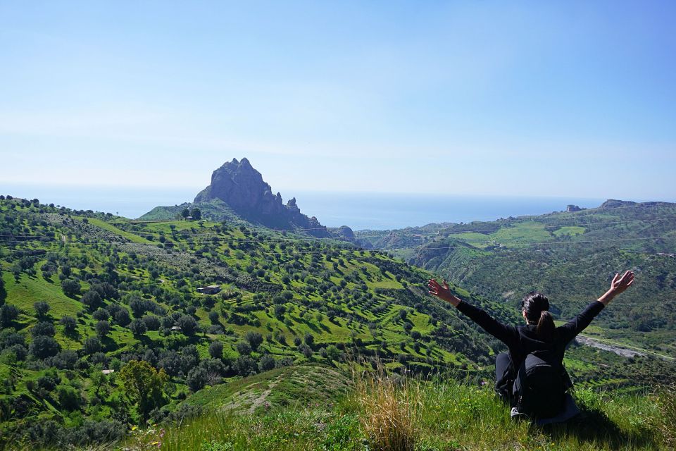 Trekking privato da Pentedattilo alle Rocche di Santa Lena